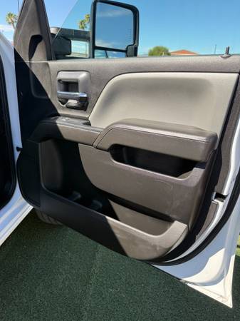 2019 Chevrolet Silverado 2500HD – - Photo 9