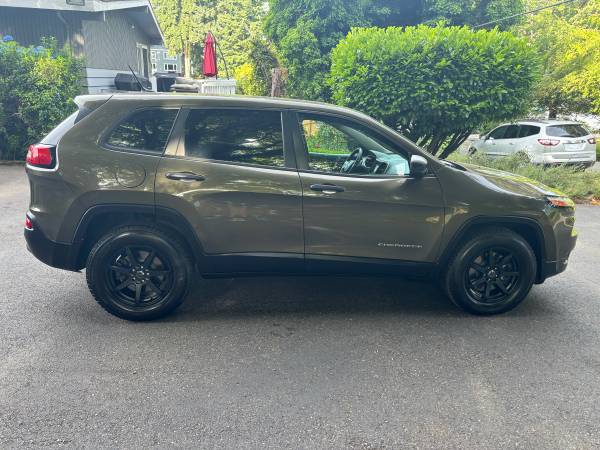 2015 jeep cherokee 4x4 sport 68k muy limpia, funciona y maneja perfecto - $1 (auburn)63613934902145123