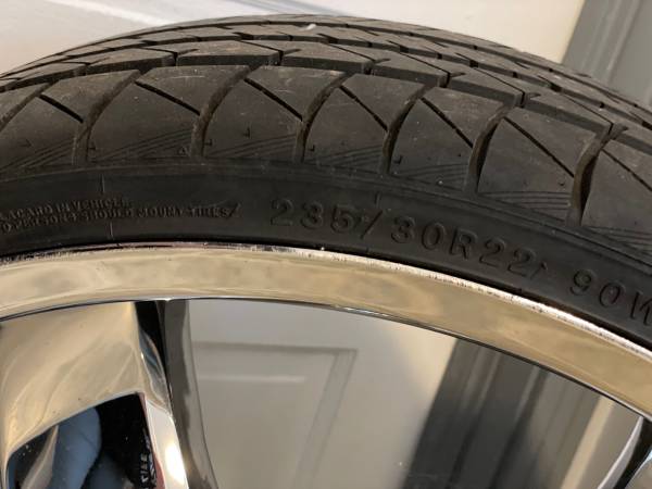 235/30R22 Tires 1
