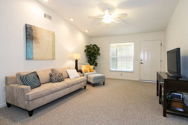 $1,085 / 1br - 658ft2 - 1 Bedroom Senior 62+ - Available in one week. (New Port Richey)63991229867651121