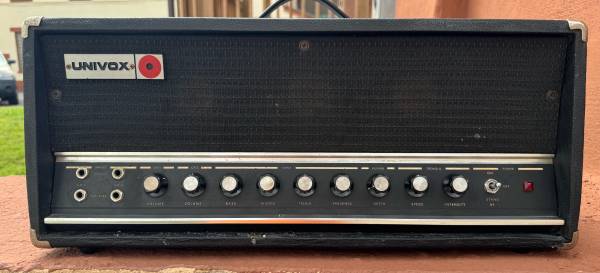 Univox 1001  100 watt tube amp head 1