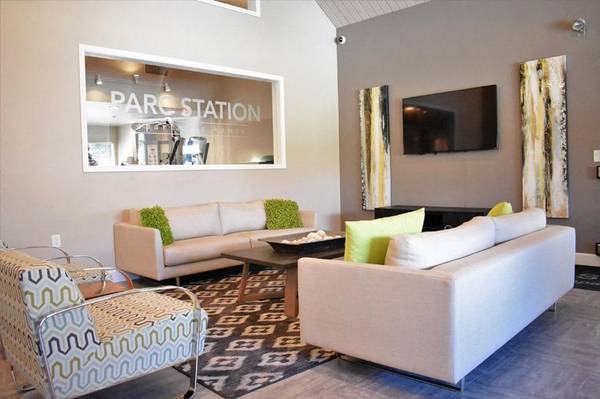$1,599 / 1br - 600ft2 - Covered Parking, Ceiling Fan, Elevators, Featured amenity (Santa Rosa)63919497309699124