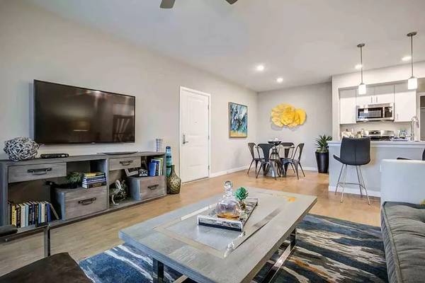 $2,060 / 1 hab - 766 pies² - A nadie le gustan los objetos viejos... ¡tú puedes tener algo nuevo! ¡Hermoso departamento de 1 hab y 1 baño! 766 pies cuadrados (Sparks)63682237814529123