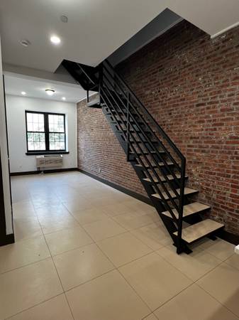 $4,500 / 3br - 1200ft2 - Piso dúplex de 3 habitaciones y 2 baños, todo nuevo con techos altos y ladrillo visto (Astoria)63854194074755121