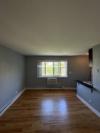 $1,300 ★ Renovated Studio – Heat, Gas & Water Included – Lakeview ★ (Lakeview East)63899123909891121