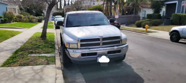 Dodge 2500 del 2001 - $1,500 (Los Ángeles)63624583101187123