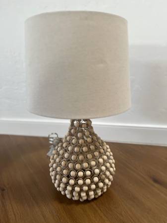 Beaded table lamp 1