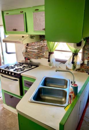 $950 / 1br - Remolque vintage Coachman amueblado de 23 pies (Morongo Valley)63686299547651123