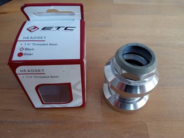 NOS ETC THREADED 1 1/8" ALLOY BICYCLE HEADSET 26TPI 1