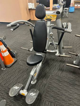 Máquina para press de hombros con elevación de carga por placas - $1.675 (Warwick, RI)63469936649857121