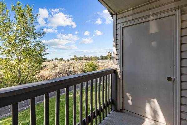 $1,810 / 3br - 1206ft2 - Riverpointe - Where Comfort Meets Convenience (Richland)63924682989698124