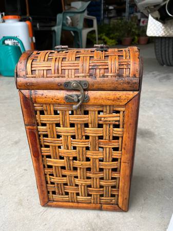 Wine caddy 1