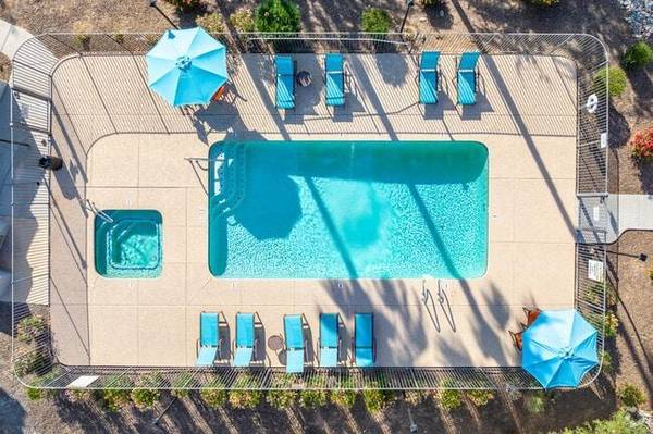 $1,450 / 2br - 1068ft2 - Granite Countertops, Upgrades Throughout, Private Walking Trails (Phoenix, Arizona)64024999580546122