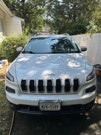 2018 Jeep Cherokee - $9,200 (Staten Island)63486646405379121