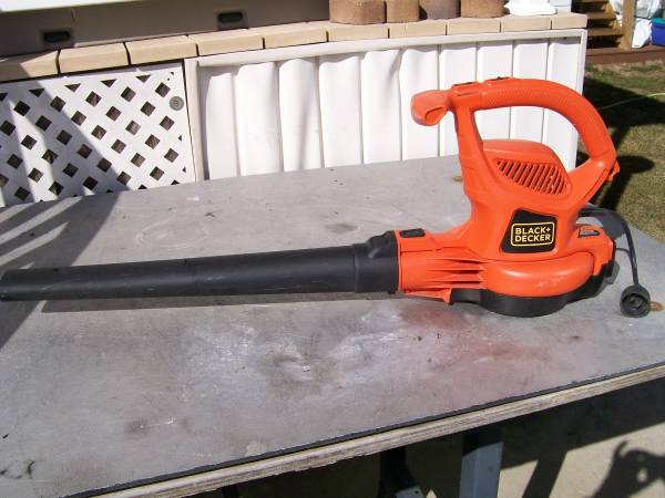 Black & Decker Powerboost Corded Electric Leaf Blower 1