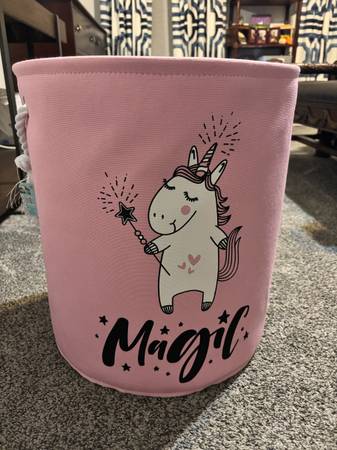 Unicorn laundry hamper 1