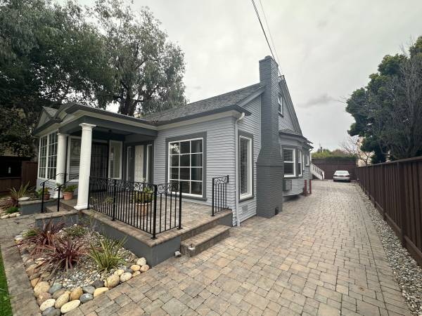 $3,950 / 2br - Old World Charm! 820 N. El Camino Real # A (belmont)63940544540547120