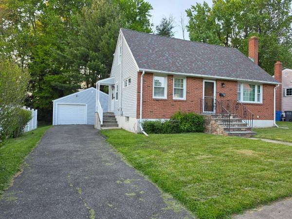 $2,700 / 3br - 2200ft2 - House Rental Single Family (Hartford)