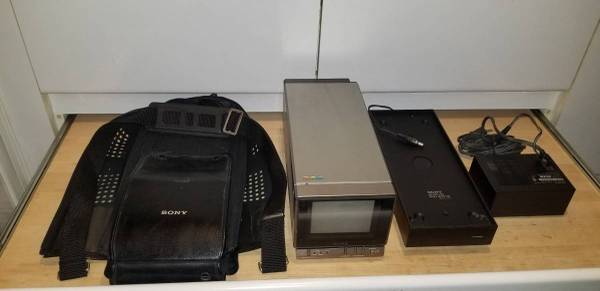 EXTREMELY RARE – 1980 World’s Smallest Color SONY Trinitron KV-4000 TV 1