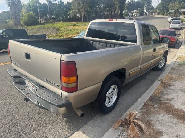 2001 Chevy Silverado like a rock - $4,500 (Oceanside)63440304495745123
