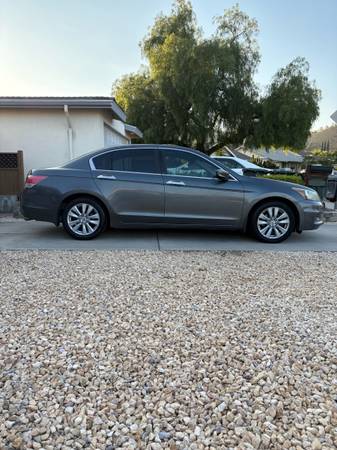 2011 Honda Accord EX-L, título limpio - $5,900 (Escondido)63440481337985123