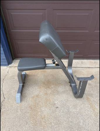 Preacher curl bench 1