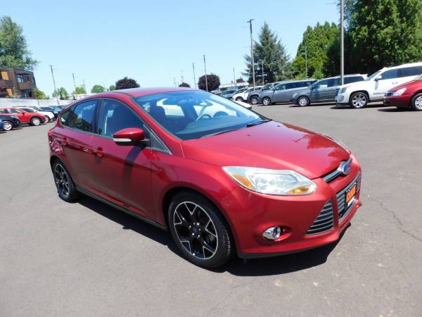 2014 Ford Focus  SE Hatchback 4D Hatchback 1