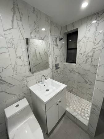 $2,850 / 2br - GORGEOUS 2 BR APT, LAUNDRY ON SITE/ CLOSE TO TRANSPORTATI, (REGO PARK, KEW GARDEN HILLS)63912047577218122