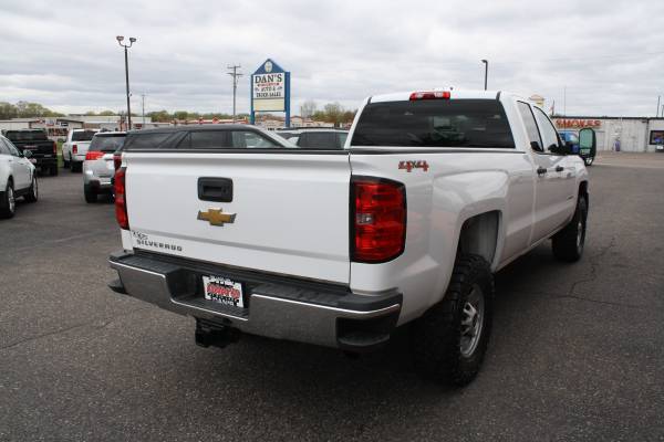 2015 Chevrolet SILVERADO 2500HD 4X4 - Photo 3