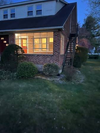 Cozy 2 Bed 1 Bath Unit in Manchester, CT - Available 11/1 - $1950 1