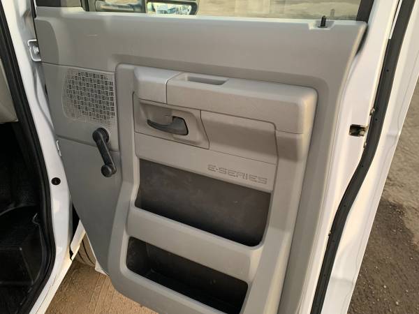 2015 FORD E350 ECONOLINE 10ft. BOX VAN - $14,900 (SAN JOSE)63622724583809124
