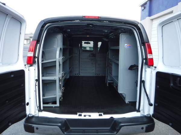 2019 Chevrolet EXPRESS 2500 - Photo 9