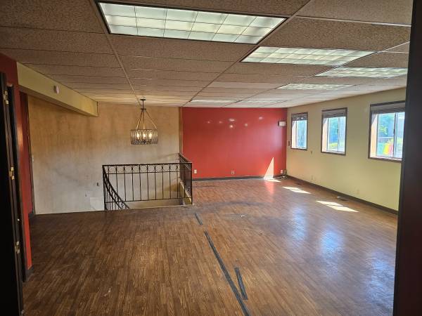 $2,933 / 3351ft2 - Espacio creativo disponible en el sureste de Portland (Portland)63777270451713123