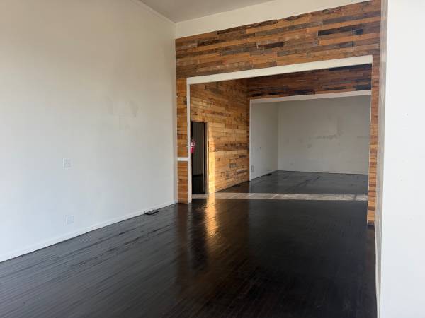 Spacious Retail 1
