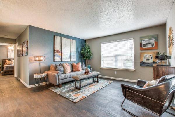 $1,079 / 1br - 600ft2 - Escape to Cedar Hill: 1 BR Haven w/ Resort Pool Access (Cedar Hill)63796477276547121