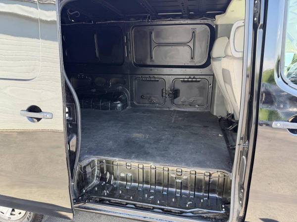 2012 Nissan NV 1500/2500/3500 - Photo 14