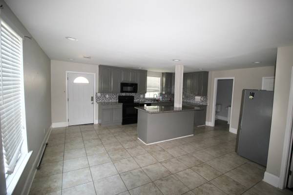 $2,200 / 3br - 1600ft2 - Minutes to Hospitals & Downtown! | Spacious 3BR / 2.5B | HOUSE63903420429442123