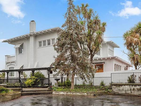 $2,450,000 / 6br - 5650ft2 - Spectacular Home...Over 2 Acres. (hayward / castro valley)63657946812035120
