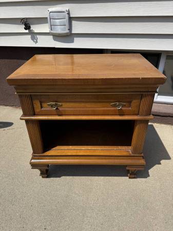 Solid Maple Household Wooden Nightstand Table 1