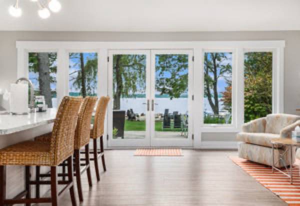 $1,900 / 2br - 1350ft2 - Lk Charlevoix 2 BR 2 1/2 Bath (Boyne City)64037723556995124