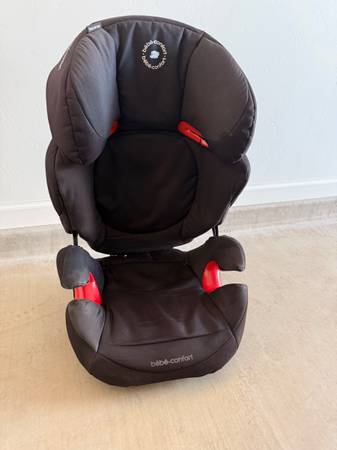 CAR SEAT 1