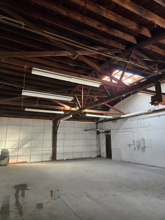 3,000 sf commercial warehouse/office for rent - available now 1