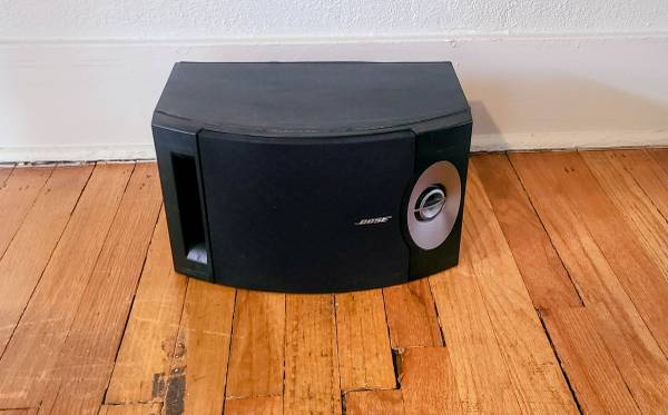 Single BOSE 201 Series V Direct/Reflecting Speaker 1
