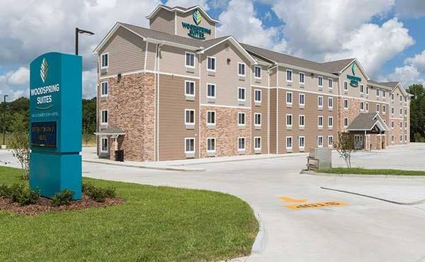 $900 / 1 habitación - Estadía corta, comodidad a largo plazo - ¡Oferta especial! (200 Rue des Voyages, Lafayette, LA)62960121491713123
