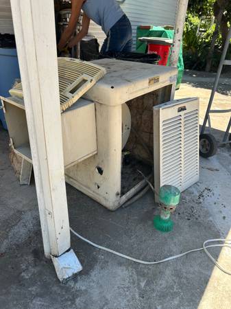 Used medium sized evaporative cooler 1