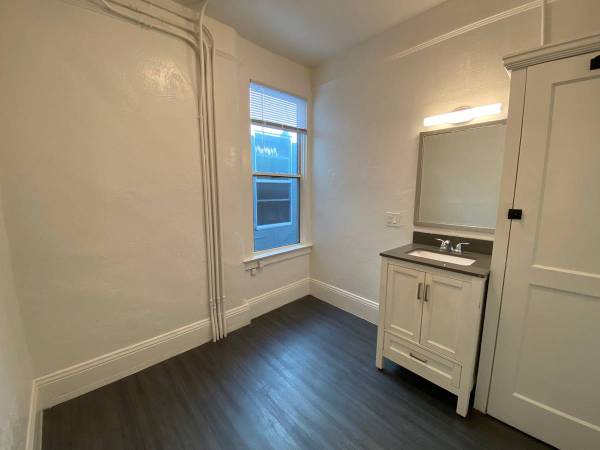 $830 / 1br - Staten Island 1BR Apartment – Downtown (Staten Island)63978411684739124