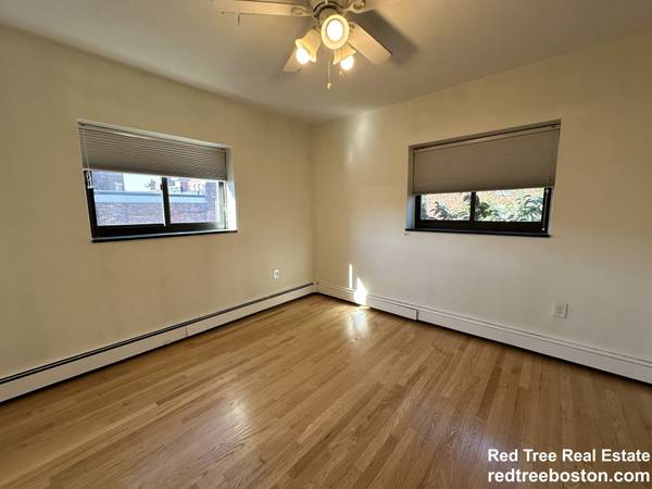 $2,800 / 2br - Awesome spacious 2 bed with utilities included, parking avail!! (Allston)63802096780419123