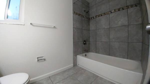 $2,695 / 2br - 1100ft2 - Open Sunday: 2bd/1.5bth Townhouse-Steps to Downtown CV (hayward / castro valley)63994100962818122