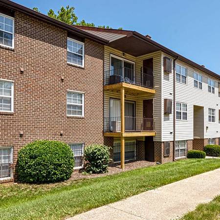 $1,300 / 1br - Key Controlled Buildings, Cable Ready, Spacious Floor Plans (6810 Lantern Hill Dr, Lochearn, MD)63860573910913124