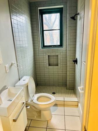 $750 / 400ft2 - Small Studio Available for Rent (Over-the-Rhine)63974612512002123